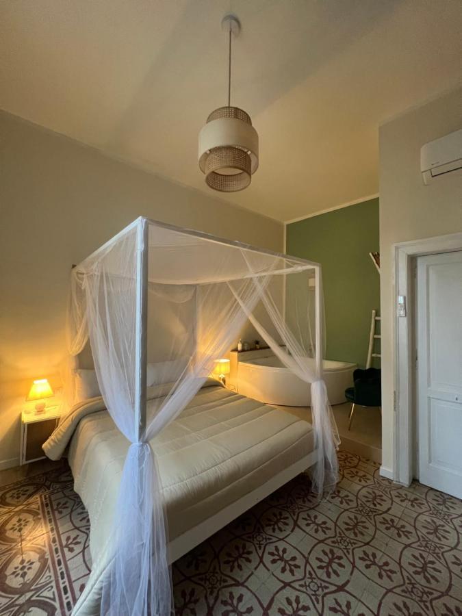 Borgo Marinaro Suite Salerno Eksteriør bilde