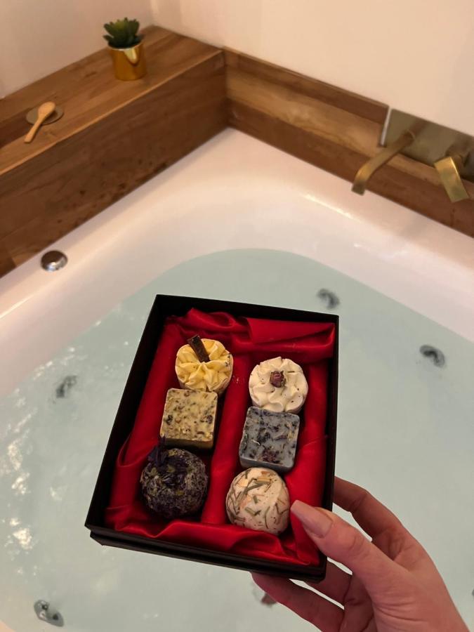 Borgo Marinaro Suite Salerno Eksteriør bilde